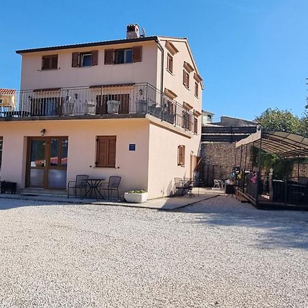 Apartmani Barbara Brseč מראה חיצוני תמונה