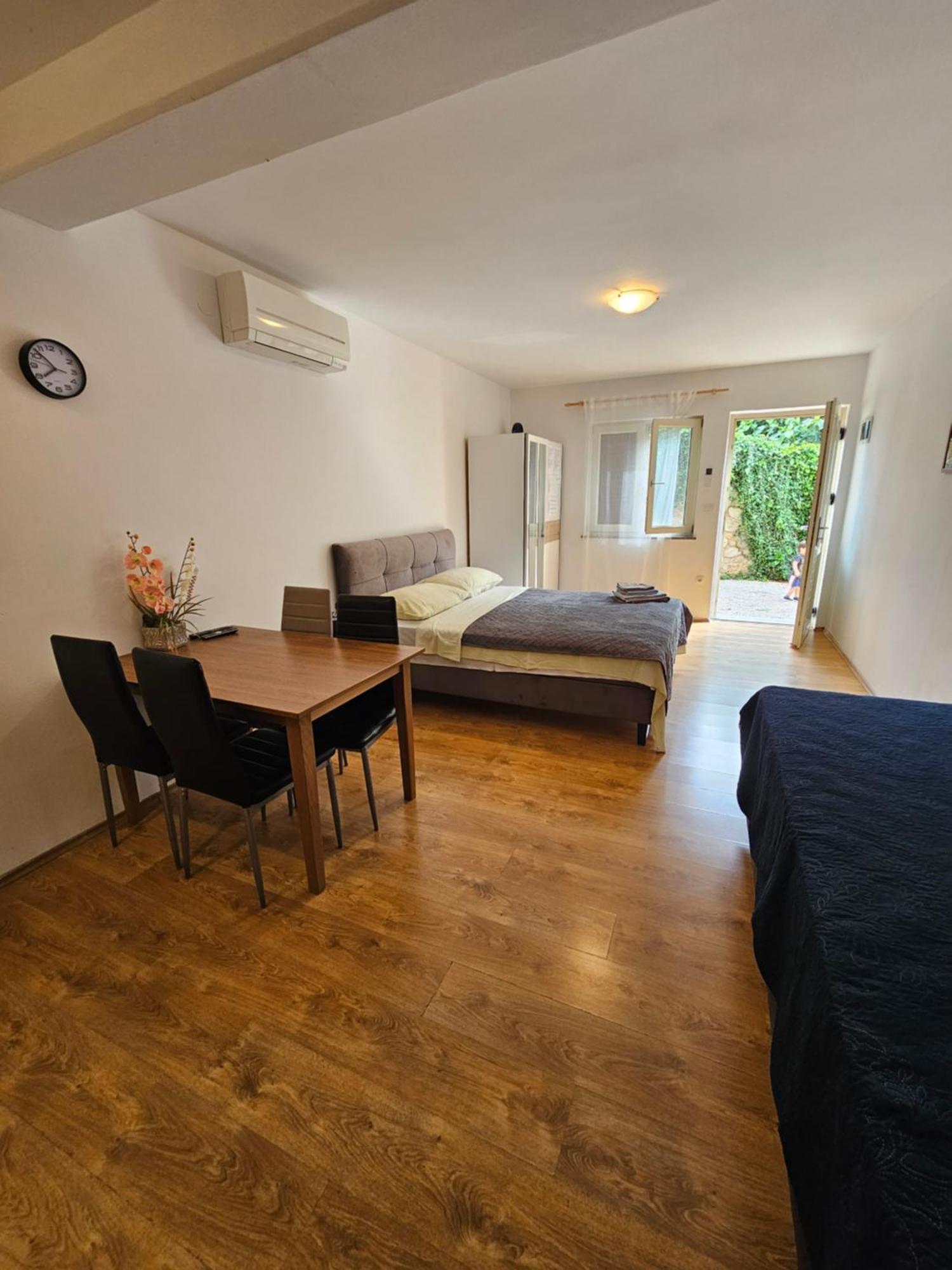 Apartmani Barbara Brseč מראה חיצוני תמונה