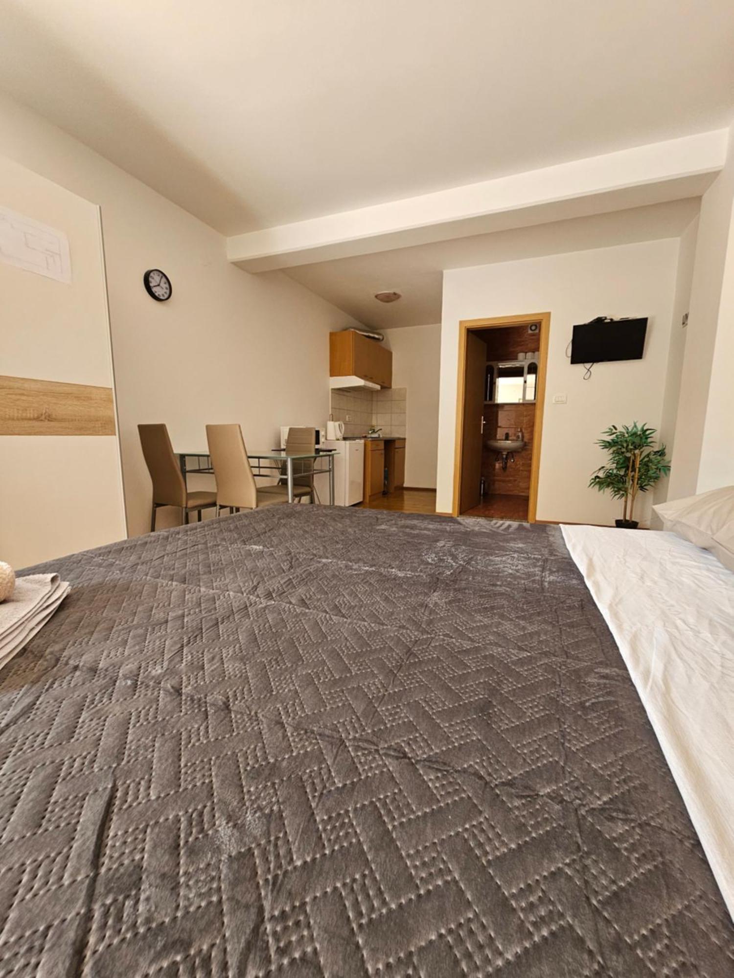 Apartmani Barbara Brseč מראה חיצוני תמונה